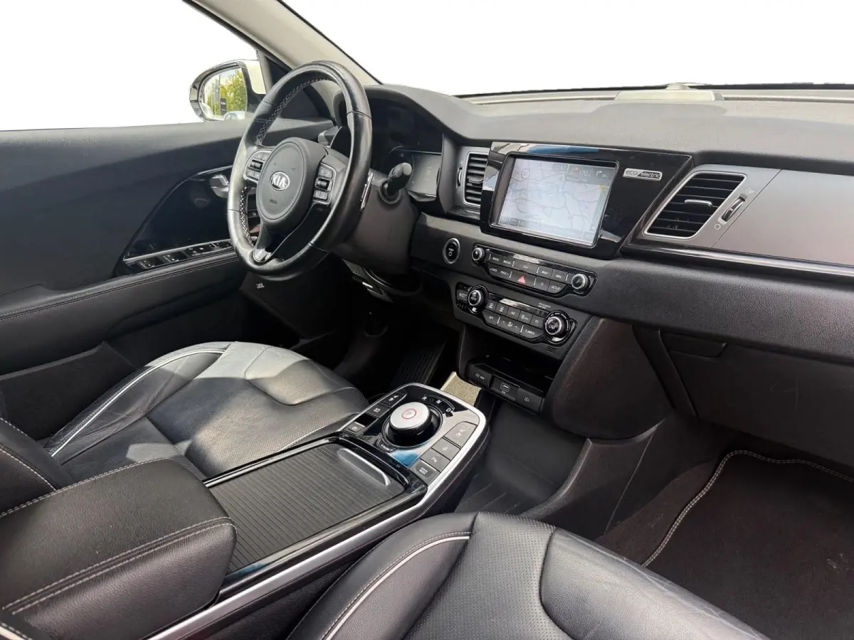 ExecutiveLine 64 kWh | Cruise Control | Climate Control | Camera | Navigatie | Stoelverwarming | Stoelventilatie | Stuurverwarming |
