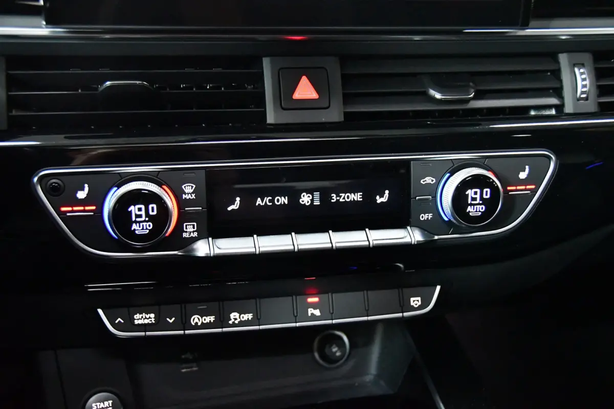 40 TFSI 3x S-line Full option*Pano*B&O*Sideassist