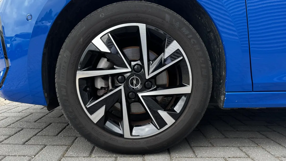 1.2 TURBO 100PK GS / NAVI / LEDER / CLIMA / LED / PDC / 16" LMV / CAMERA / KEYLESS !!