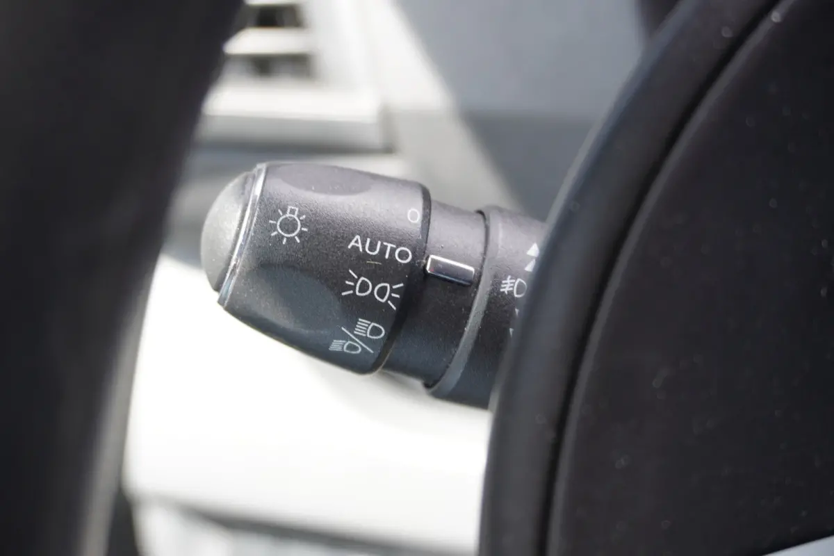 2.0 BlueHDI 180PK Dubbel Cabine Automaat EURO 6 - Airco - Navi - Cruise - €17.900,- Excl.