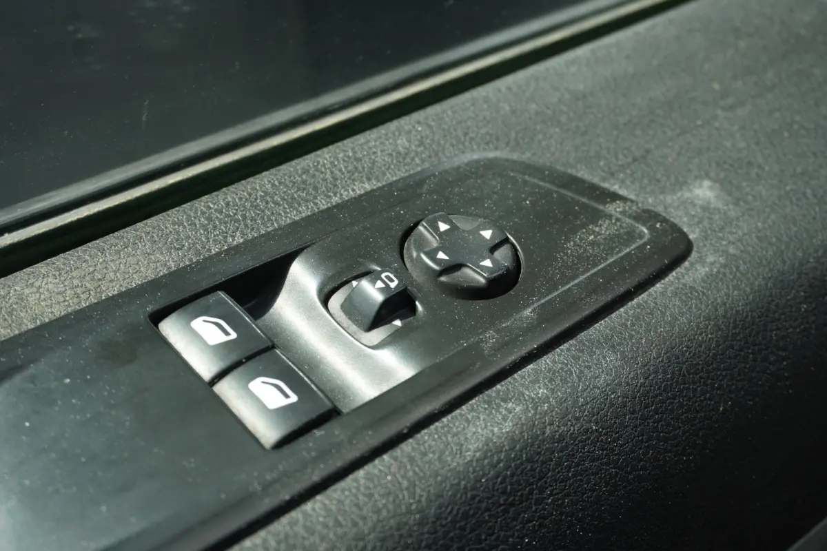 2.0 BlueHDI 180PK Dubbel Cabine Automaat EURO 6 - Airco - Navi - Cruise - €17.900,- Excl.