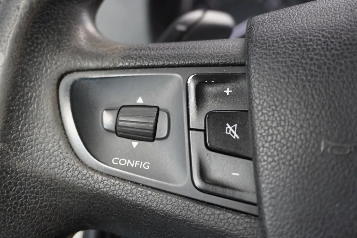 2.0 BlueHDI 180PK Dubbel Cabine Automaat EURO 6 - Airco - Navi - Cruise - €17.900,- Excl.