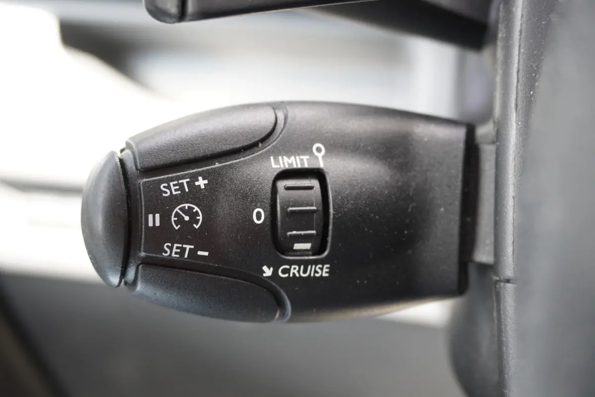 2.0 BlueHDI 180PK Dubbel Cabine Automaat EURO 6 - Airco - Navi - Cruise - €17.900,- Excl.