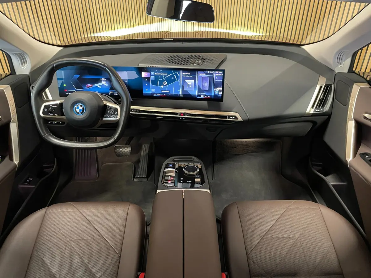 XDrive40 Executive 77 kWh|100% SOH|VOLLEDER|ELEK.STUURVERSTELLING|CAMERA|CARPLAY|PDC V+A|NAP|NL-AUTO|INCL.BTW|1e EIGENAAR|