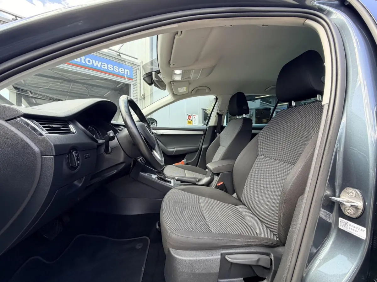 1.0 TSI Greentech Ambition Business | Automaat | CarPlay | Stoelverwarming | Trekhaak | Cruise | PDC