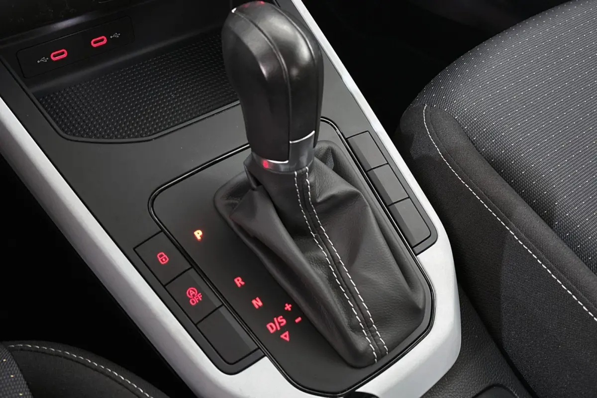 1.0 TSI Style Business Connect Automaat Trekhaak Stoelverwarming Virtual LED