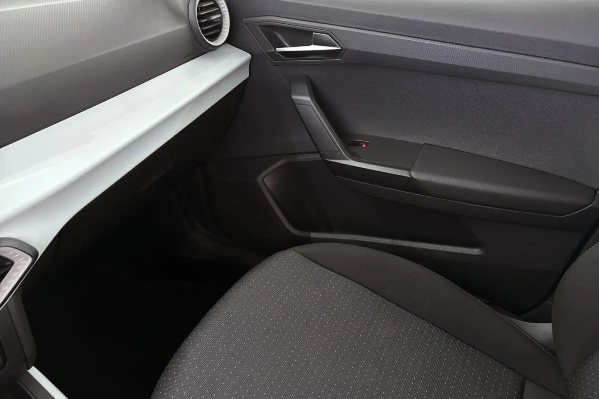 1.0 TSI Style Business Connect Automaat Trekhaak Stoelverwarming Virtual LED