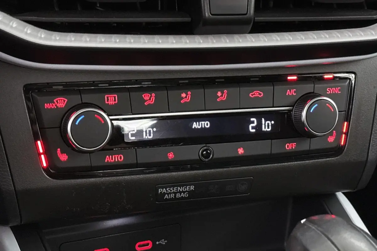 1.0 TSI Style Business Connect Automaat Trekhaak Stoelverwarming Virtual LED