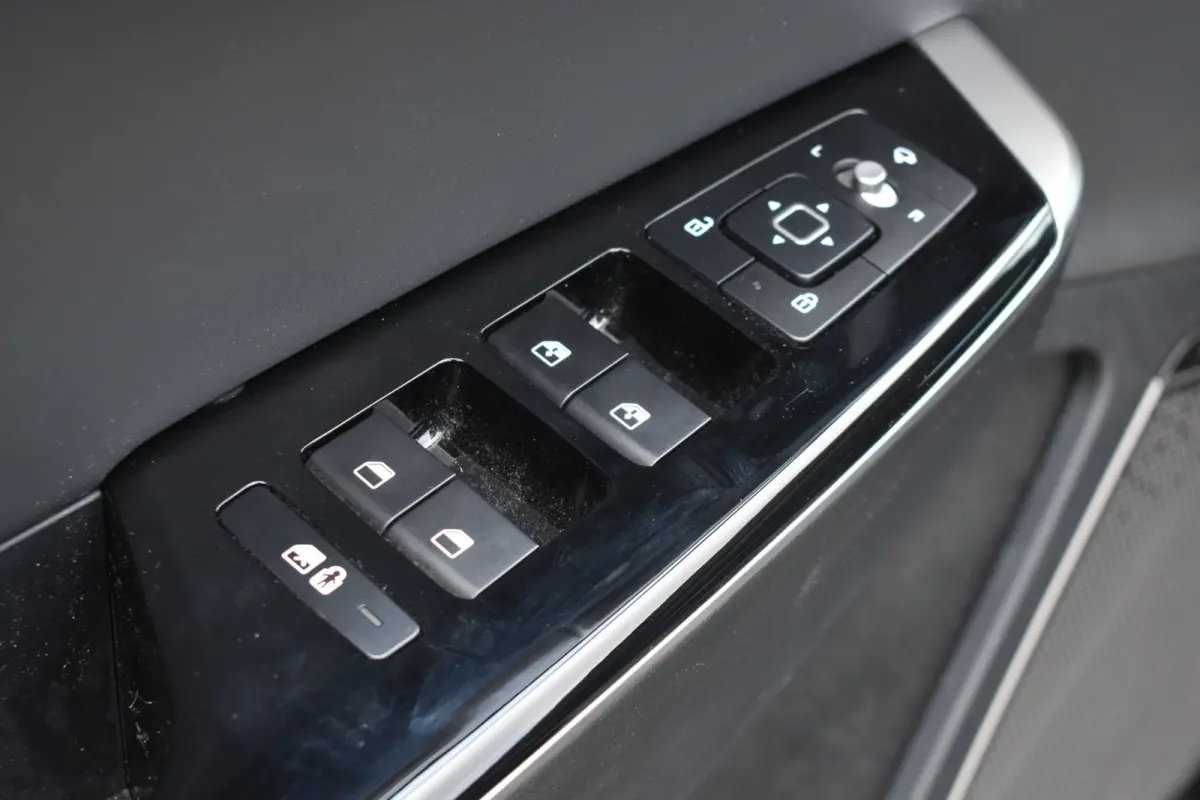 Plus 58 kWh SOH 100% | STOELKOELING | STOELVERWARMING | MERIDIAN | NAP | CAMERA | STUURVERWARMING