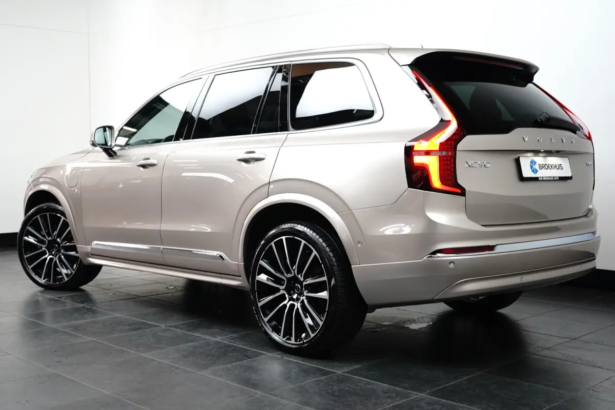 Ultra Bright Plug-In Hybrid AWD | Full Option | 22" | Luchtvering | gelaagde zijruiten | Bowers & Wilkins | Massage | 22" 7-Dubbel Spaaks Black Diamant Cut | 7 zitplaatsen | Audiosysteem Pre