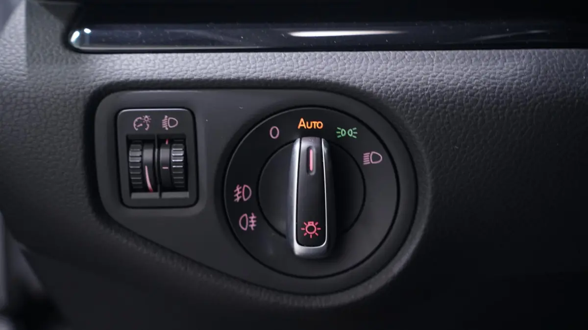 2.0 TDI 150 pk DSG Aut. GRIJS KENTEKEN Trekhaak Navi, Adapt.Cruise, 2x Elek. Schuifdeur, Leder Zwart