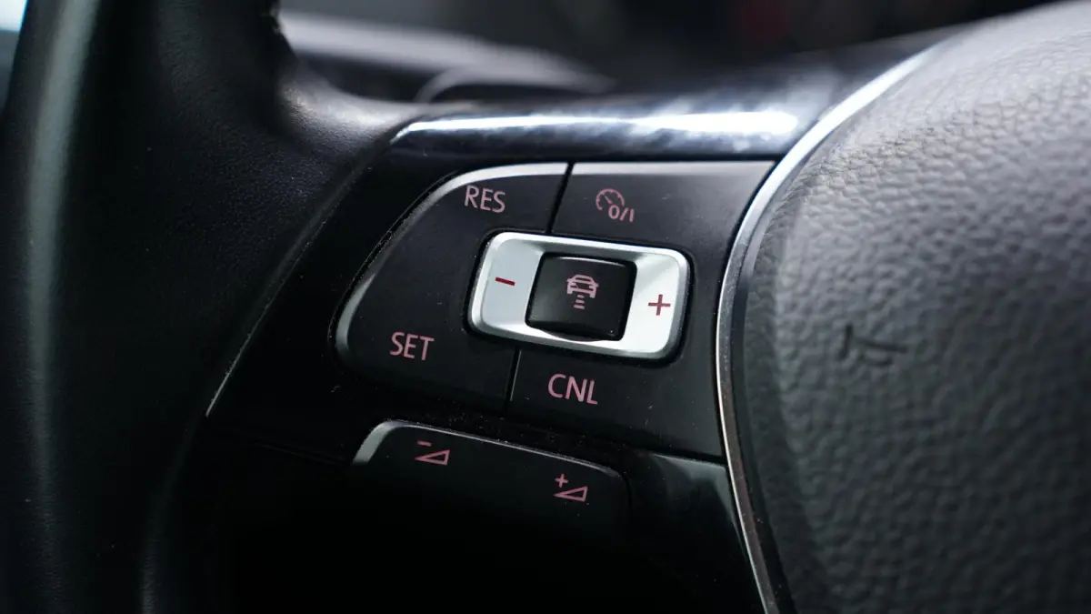 2.0 TDI 150 pk DSG Aut. GRIJS KENTEKEN Trekhaak Navi, Adapt.Cruise, 2x Elek. Schuifdeur, Leder Zwart
