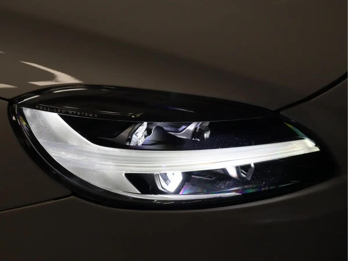 1.5 T3 Dynamic Edition [CRUISE CONTROL, STOELVERWARMING, DIGITALE TELLER, BLUETOOTH, NAVIGATIE, CLIMATE, NIEUWSTAAT]