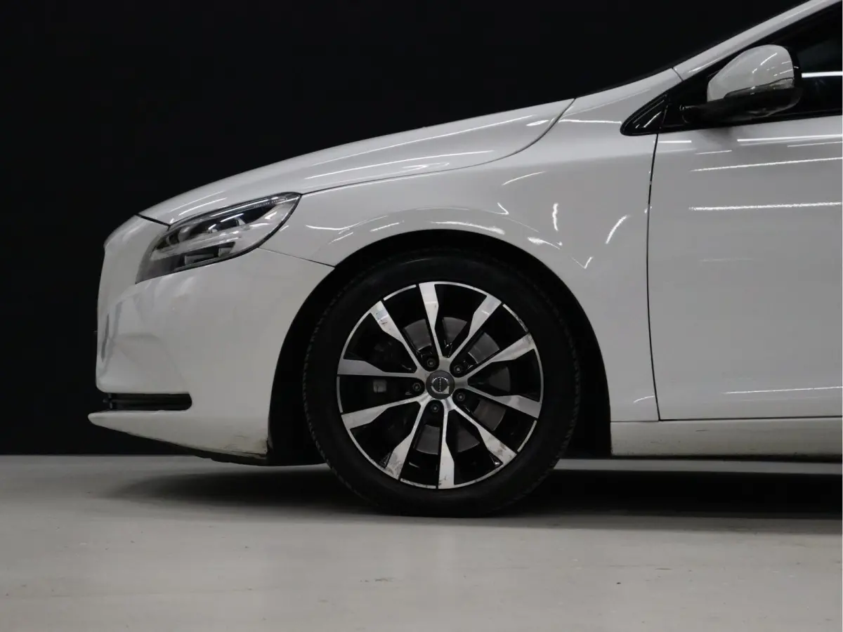 1.5 T3 Dynamic Edition [CRUISE CONTROL, STOELVERWARMING, DIGITALE TELLER, BLUETOOTH, NAVIGATIE, CLIMATE, NIEUWSTAAT]