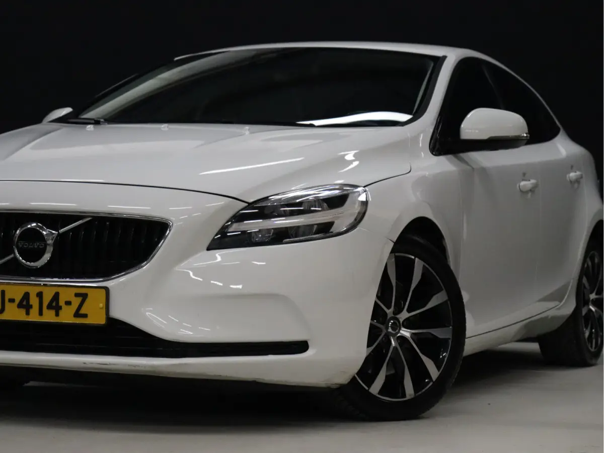 1.5 T3 Dynamic Edition [CRUISE CONTROL, STOELVERWARMING, DIGITALE TELLER, BLUETOOTH, NAVIGATIE, CLIMATE, NIEUWSTAAT]