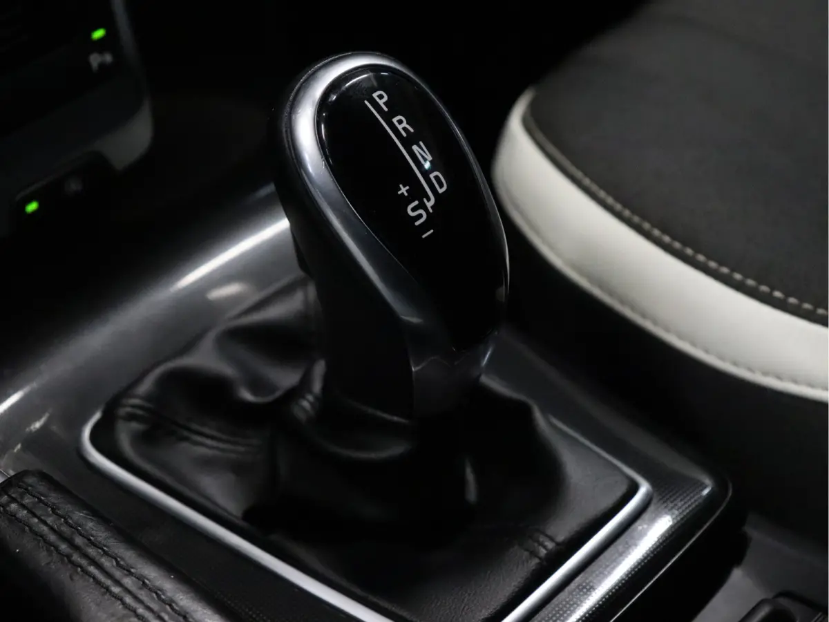 1.5 T3 Dynamic Edition [CRUISE CONTROL, STOELVERWARMING, DIGITALE TELLER, BLUETOOTH, NAVIGATIE, CLIMATE, NIEUWSTAAT]