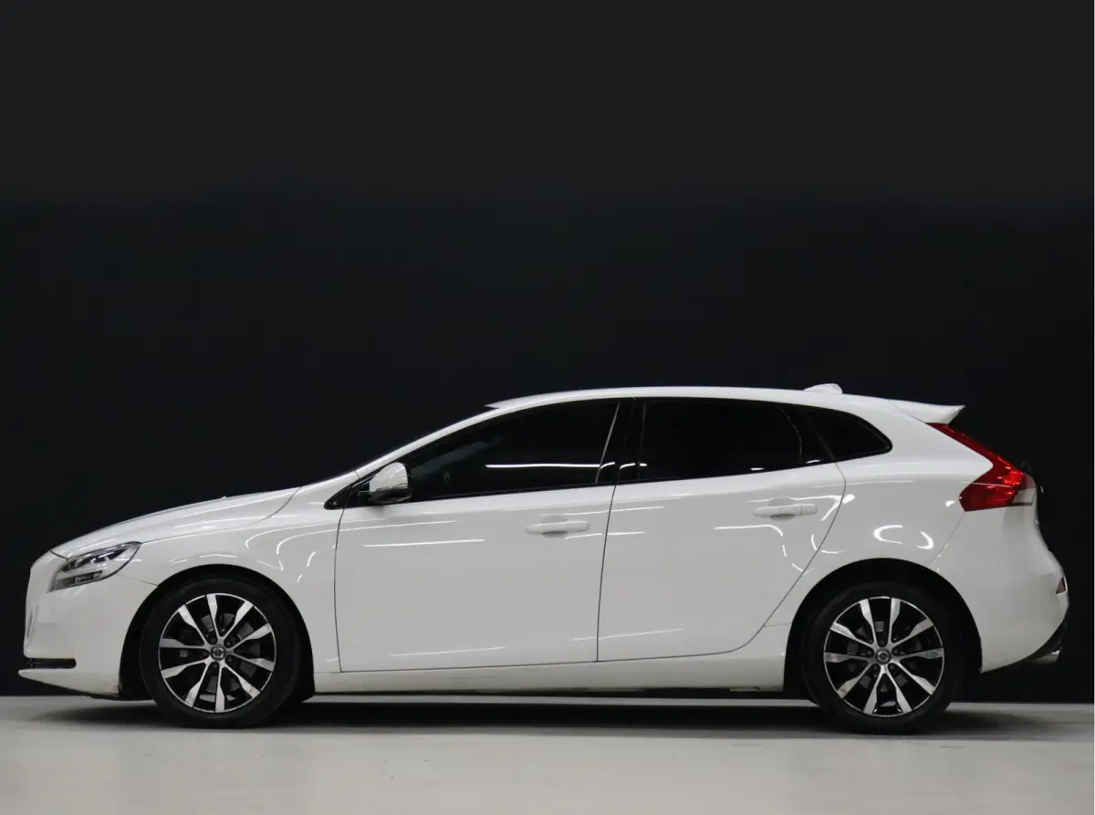 1.5 T3 Dynamic Edition [CRUISE CONTROL, STOELVERWARMING, DIGITALE TELLER, BLUETOOTH, NAVIGATIE, CLIMATE, NIEUWSTAAT]