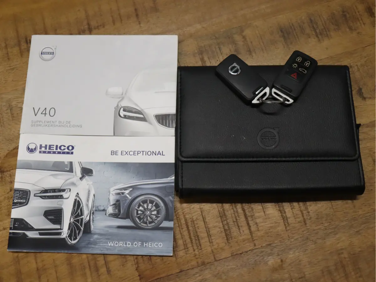 1.5 T3 Dynamic Edition [CRUISE CONTROL, STOELVERWARMING, DIGITALE TELLER, BLUETOOTH, NAVIGATIE, CLIMATE, NIEUWSTAAT]