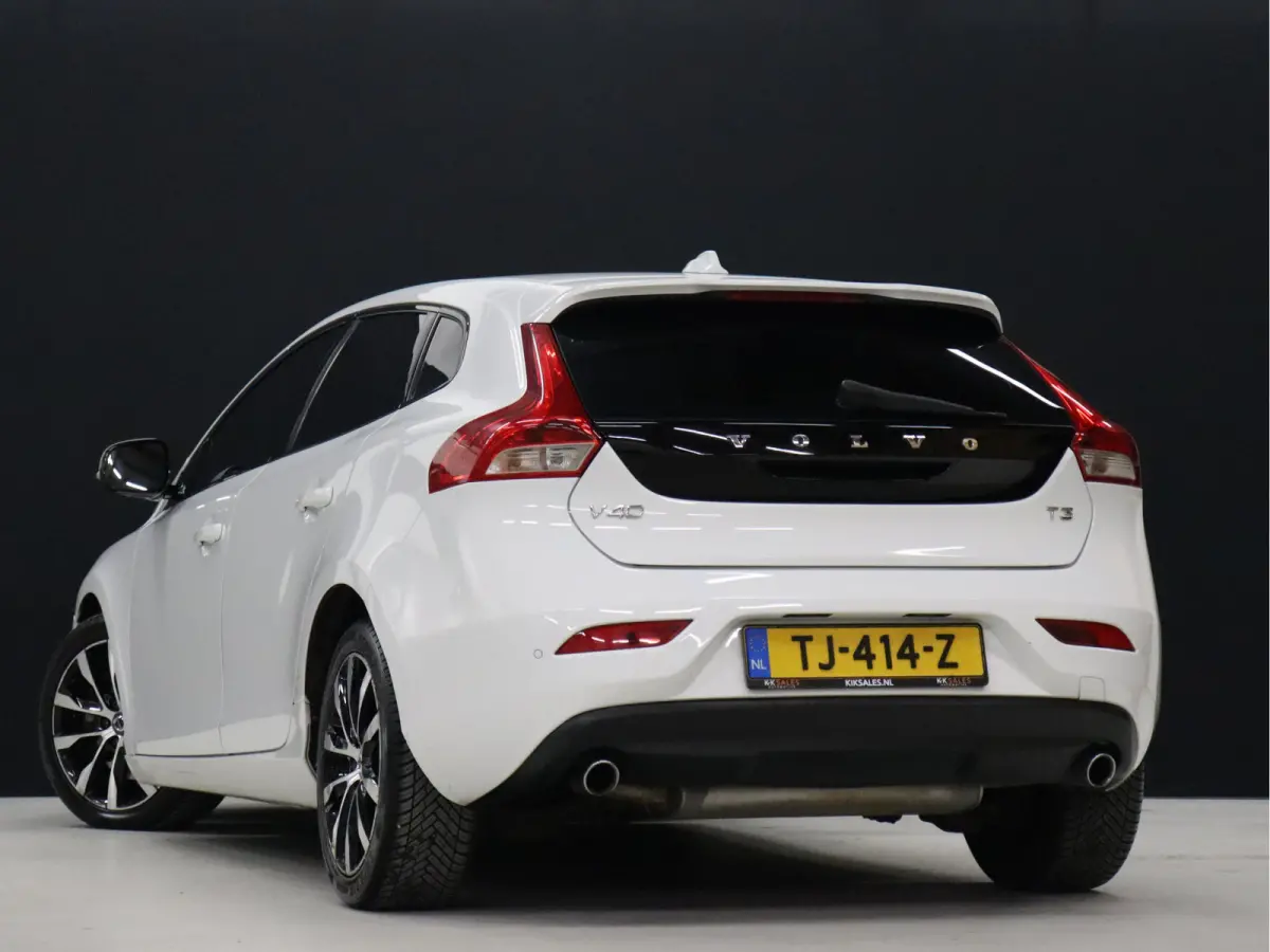 1.5 T3 Dynamic Edition [CRUISE CONTROL, STOELVERWARMING, DIGITALE TELLER, BLUETOOTH, NAVIGATIE, CLIMATE, NIEUWSTAAT]