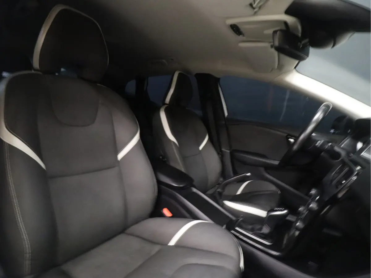 1.5 T3 Dynamic Edition [CRUISE CONTROL, STOELVERWARMING, DIGITALE TELLER, BLUETOOTH, NAVIGATIE, CLIMATE, NIEUWSTAAT]