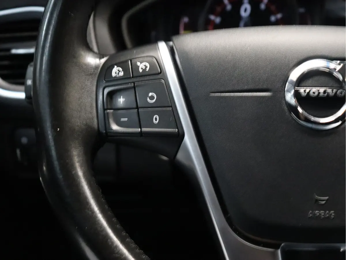 1.5 T3 Dynamic Edition [CRUISE CONTROL, STOELVERWARMING, DIGITALE TELLER, BLUETOOTH, NAVIGATIE, CLIMATE, NIEUWSTAAT]