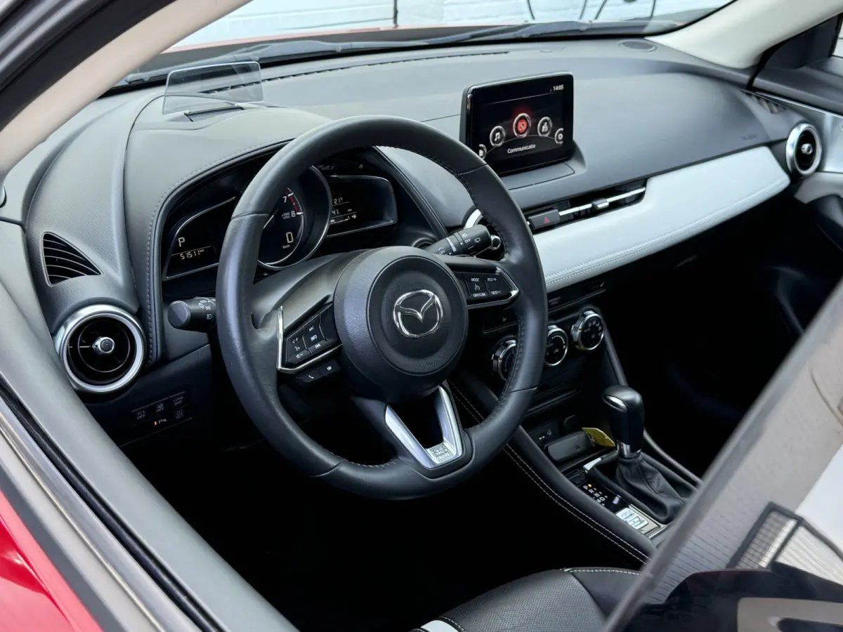 2.0 SkyActiv-G 121 Luxury | CarPlay | HUD | Camera | Keyless | 18 inch