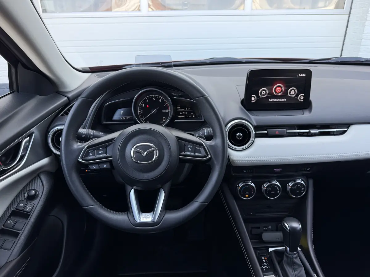 2.0 SkyActiv-G 121 Luxury | CarPlay | HUD | Camera | Keyless | 18 inch
