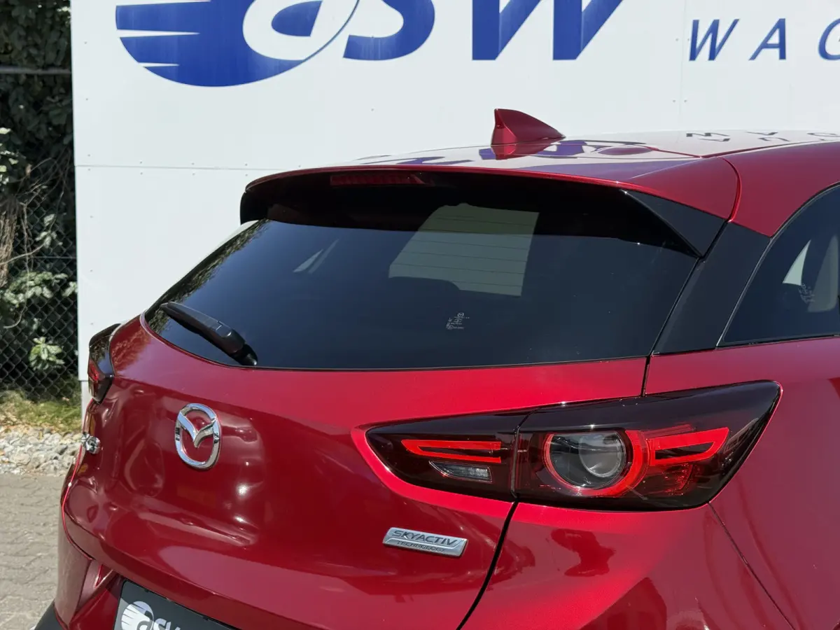 2.0 SkyActiv-G 121 Luxury | CarPlay | HUD | Camera | Keyless | 18 inch