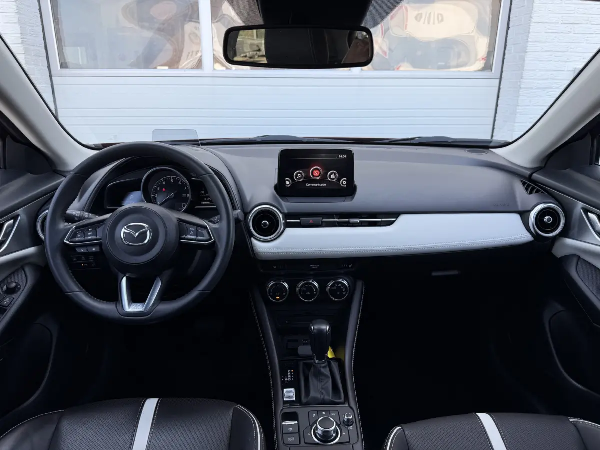 2.0 SkyActiv-G 121 Luxury | CarPlay | HUD | Camera | Keyless | 18 inch