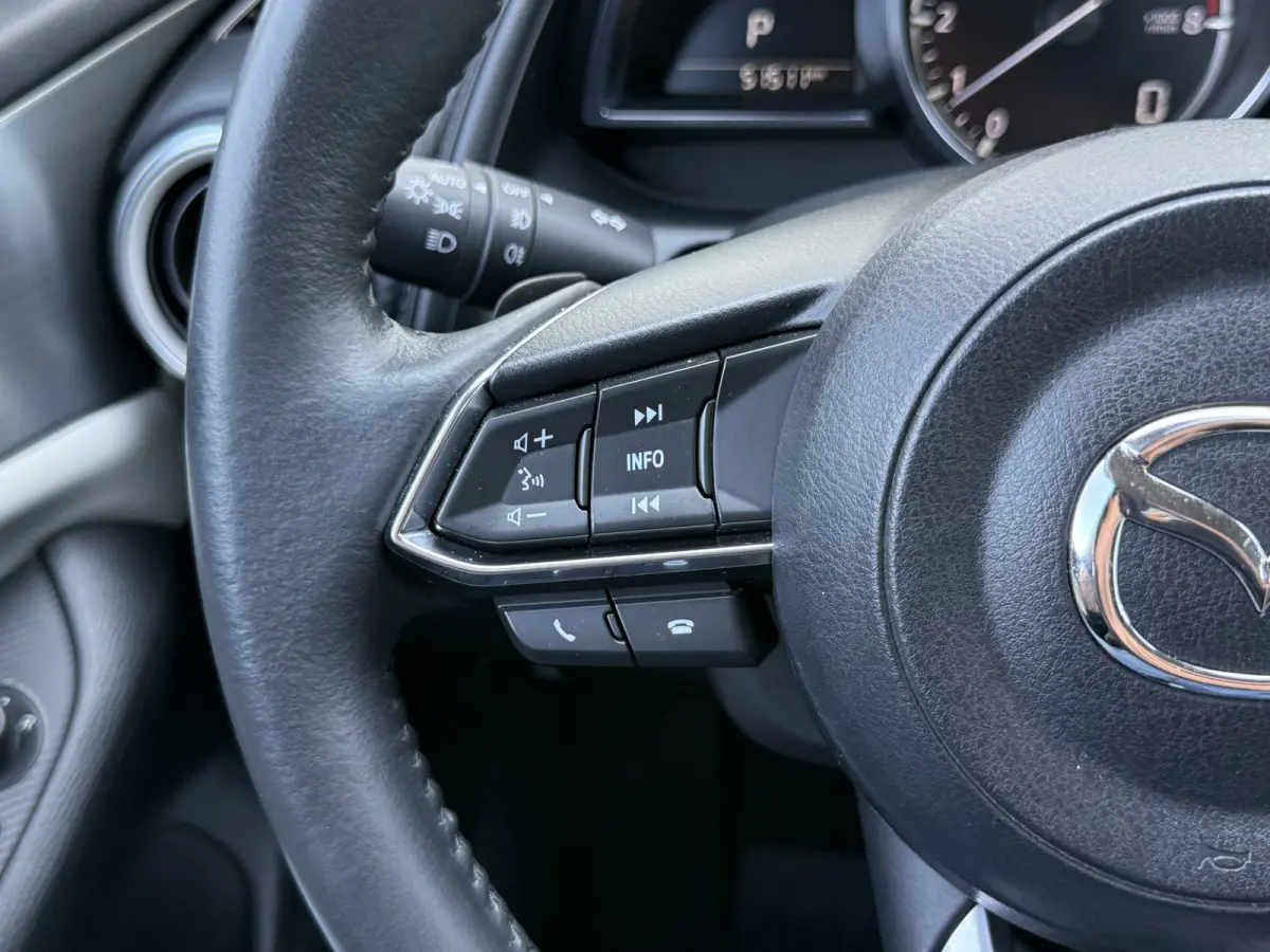 2.0 SkyActiv-G 121 Luxury | CarPlay | HUD | Camera | Keyless | 18 inch
