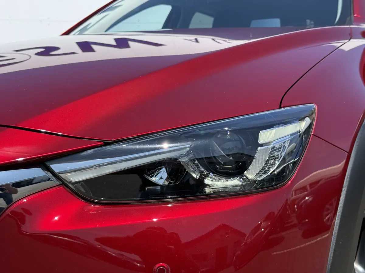 2.0 SkyActiv-G 121 Luxury | CarPlay | HUD | Camera | Keyless | 18 inch