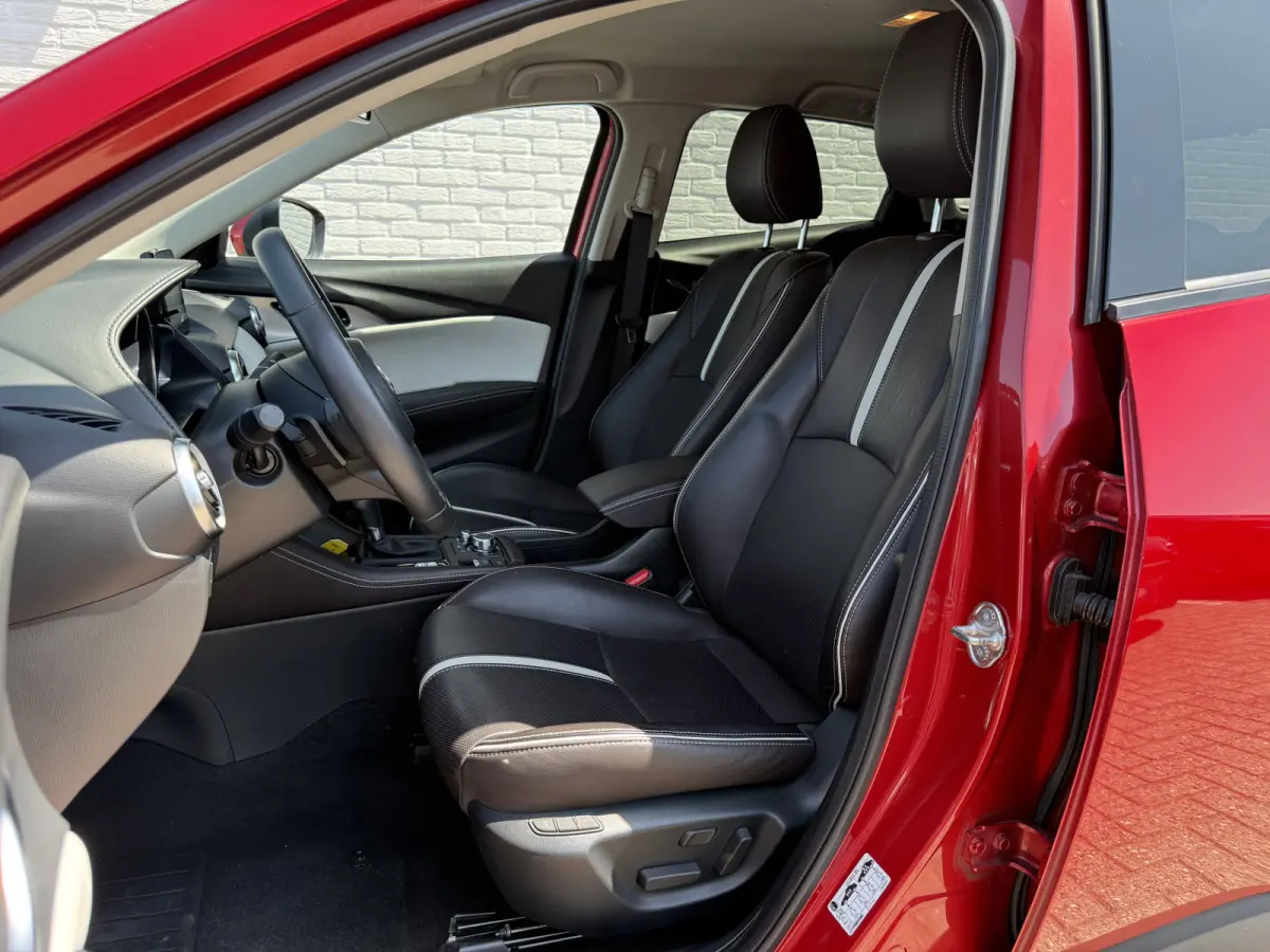 2.0 SkyActiv-G 121 Luxury | CarPlay | HUD | Camera | Keyless | 18 inch