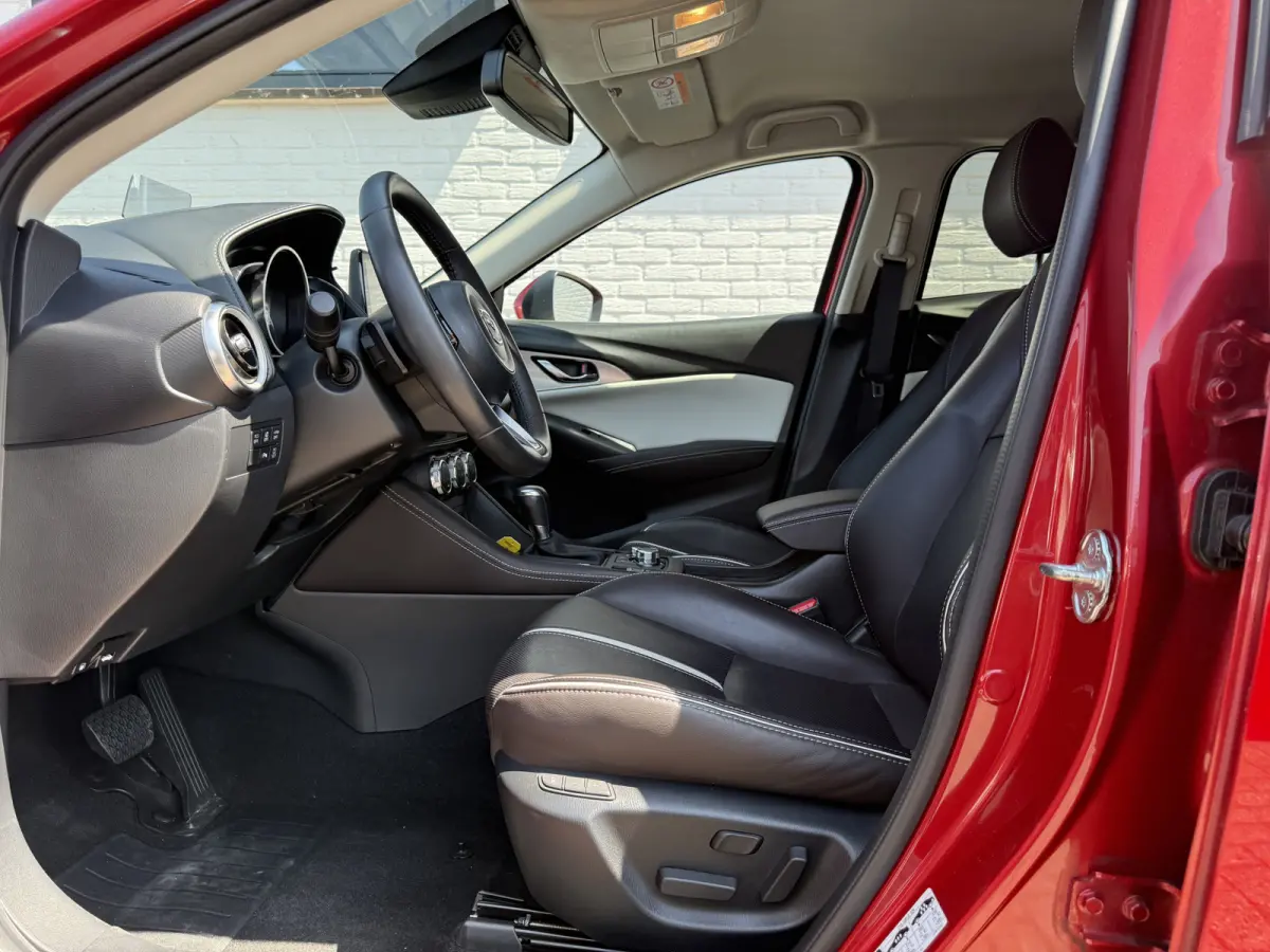 2.0 SkyActiv-G 121 Luxury | CarPlay | HUD | Camera | Keyless | 18 inch