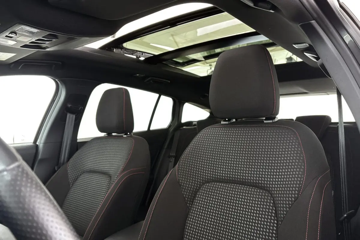 1.0 EcoBoost Hybrid ST Line X Panoramadak Stuur-Stoelverwarming Camera LED Koplampen