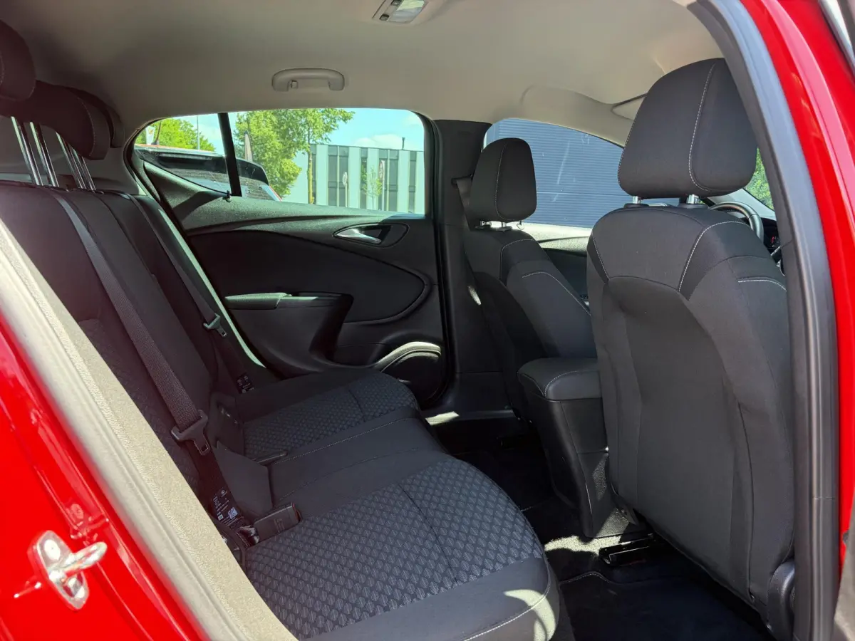 1.4 Black Edition 2e Eigenaar,Carplay,150pk,Navi,6 Bak,Airco,Cruise,Lm velgen,Pdc,N.A.P,Apk tot 10-2027