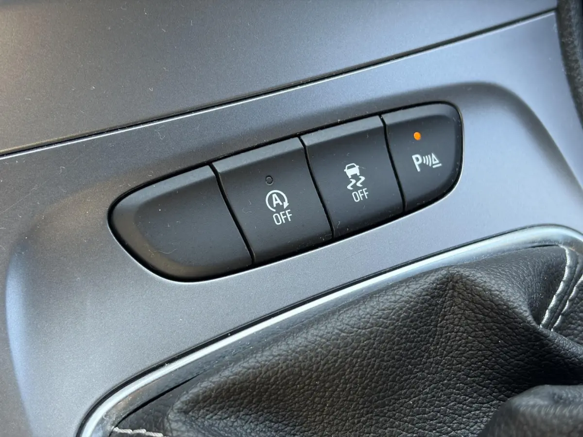 1.4 Black Edition 2e Eigenaar,Carplay,150pk,Navi,6 Bak,Airco,Cruise,Lm velgen,Pdc,N.A.P,Apk tot 10-2027