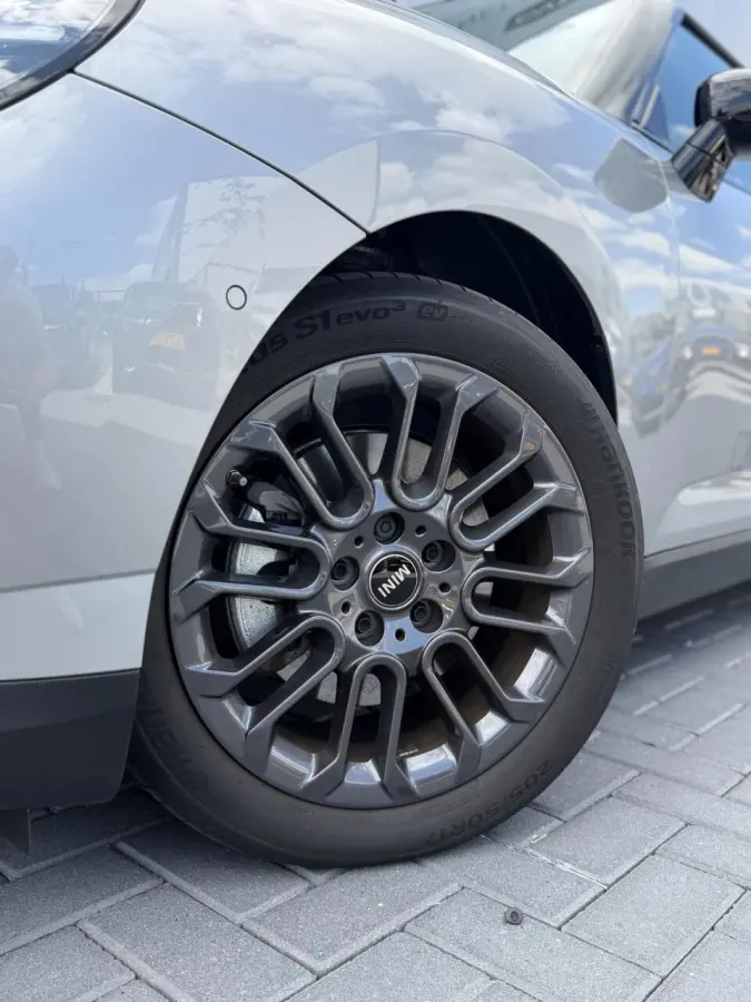 Cooper E Essential 40.7 kWh
