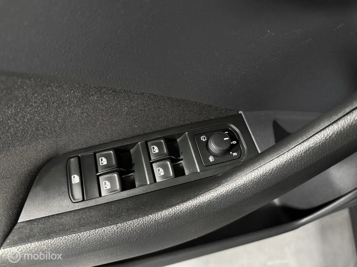 1.0 TSI Active CARPLAY |CAMERA | PDC