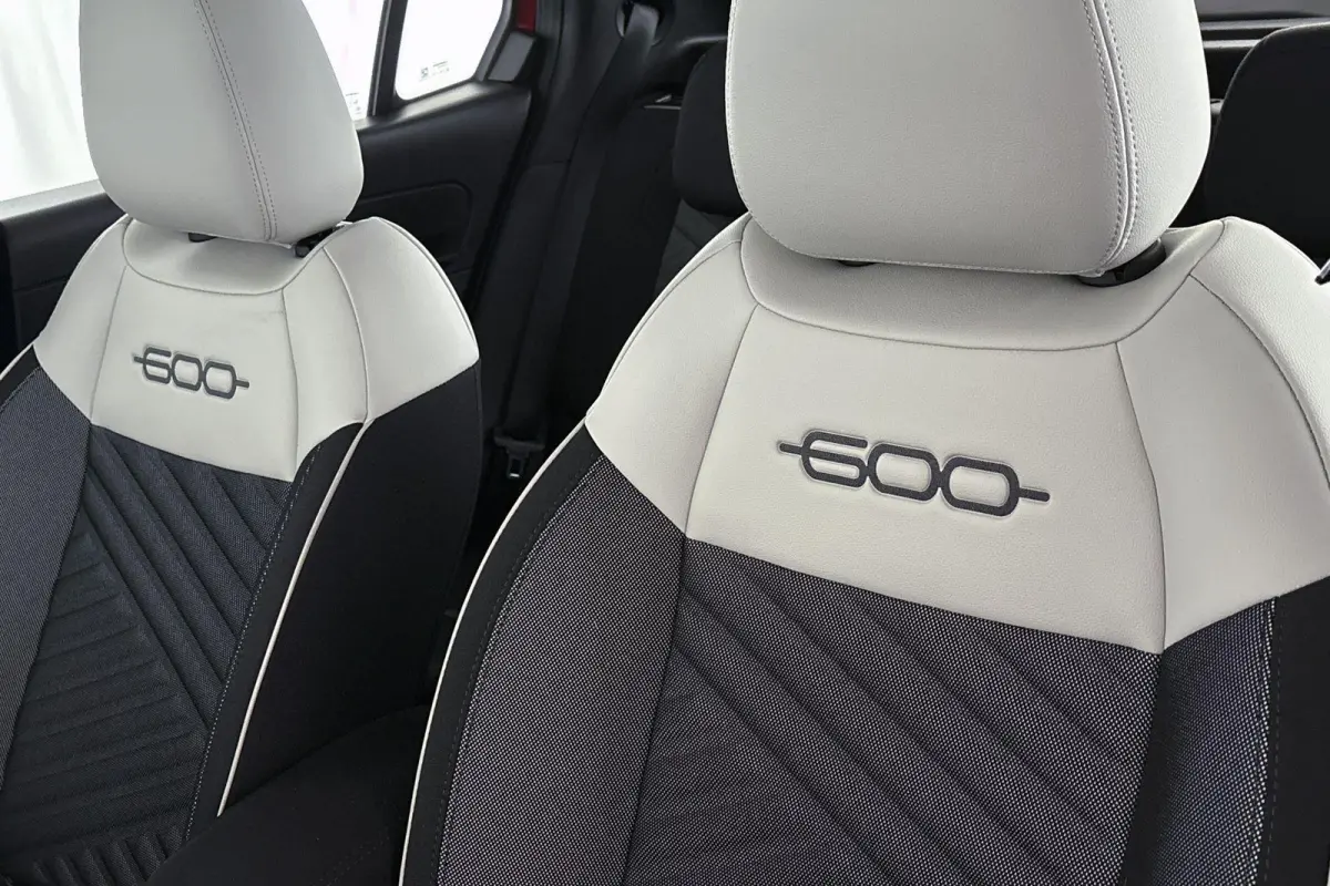 Urban 54 kWh SOH 97% Pack Style Apple CarPlay