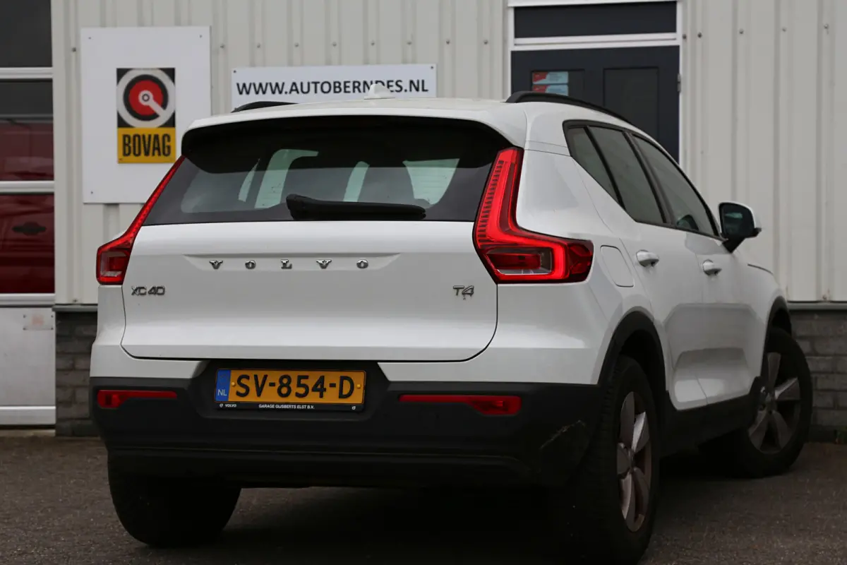 2.0 T4 190PK Automaat 4 Cilinder*NL-Auto*Perfect Onderh.*Elek. Trekhaak/Navi/LED/Rijstrooksensor/Botswaarschuwing/Verkeerstekenherk./Cruise-Control/17 inch LM*