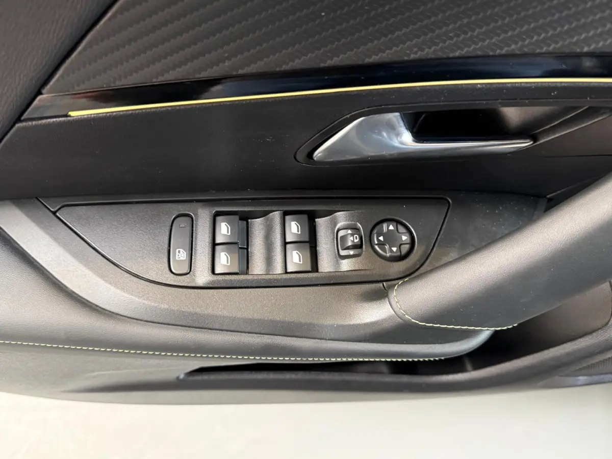 1.2 Hybrid 145 GT, 1 Jaar Bovag Garantie, Automaat, Carplay, Camera