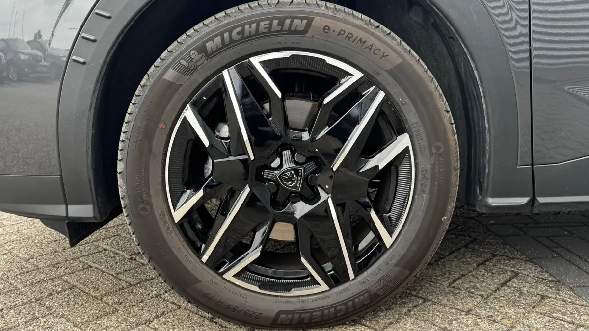 1.2 HYBRID 145PK 7-ZITS GT AUTOMAAT / NAVI / LEDER / CLIMA / FULL-LED / 19" LMV / KEYLESS / CAMERA / ADAPT. CRUISECONTROL / WINTERPAKKET / NIEUWSTAAT !!