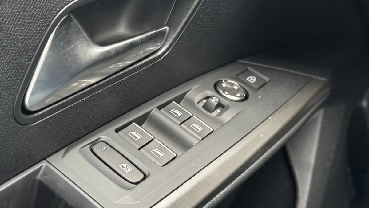 1.2 HYBRID 145PK 7-ZITS GT AUTOMAAT / NAVI / LEDER / CLIMA / FULL-LED / 19" LMV / KEYLESS / CAMERA / ADAPT. CRUISECONTROL / WINTERPAKKET / NIEUWSTAAT !!