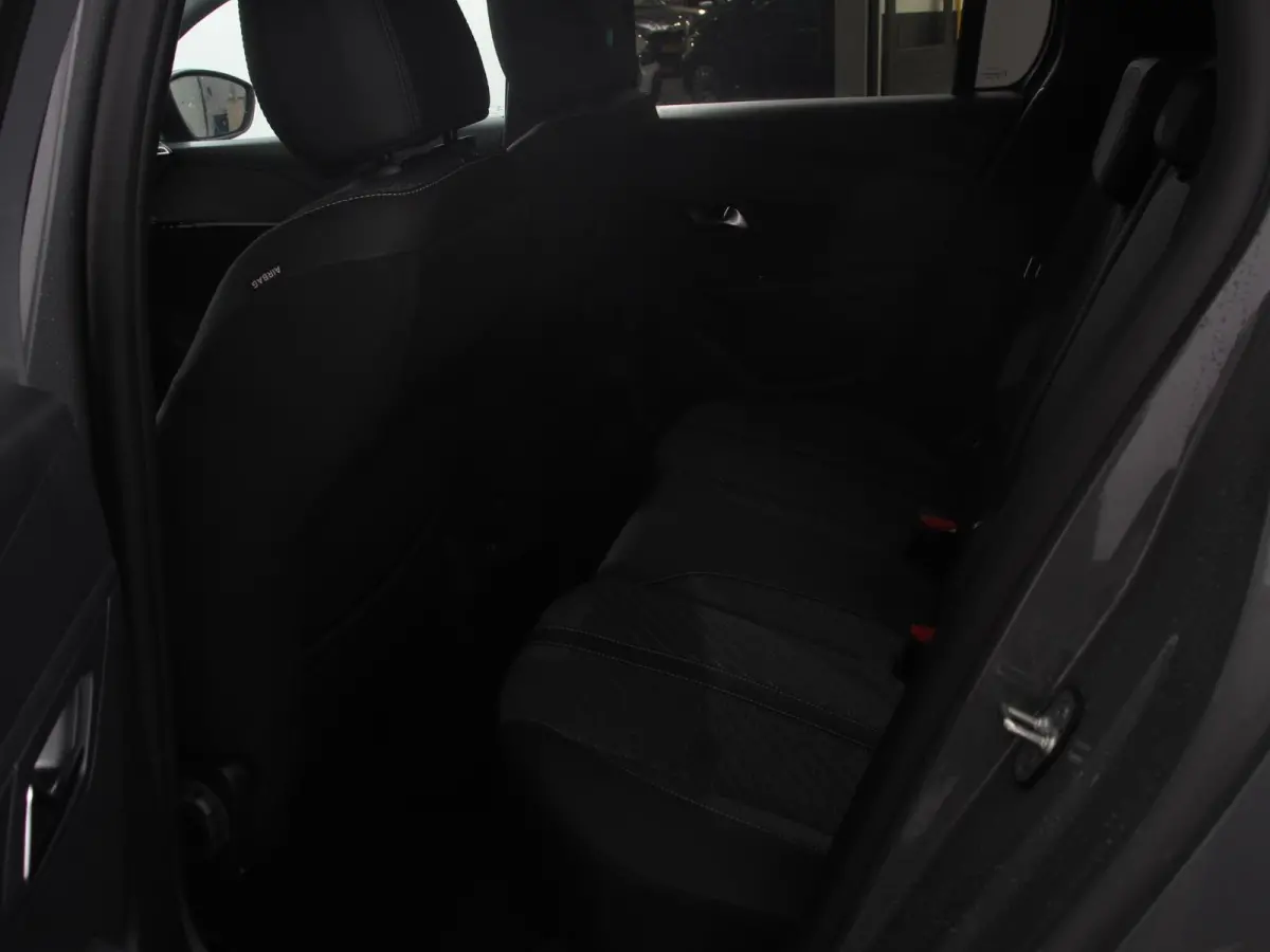 EV Allure 50 kWh Warmtepomp Navigatie Apple Carplay Android Auto Parkeerhulp Cruise Control Full Led Climate Control Lichtmetalen velgen