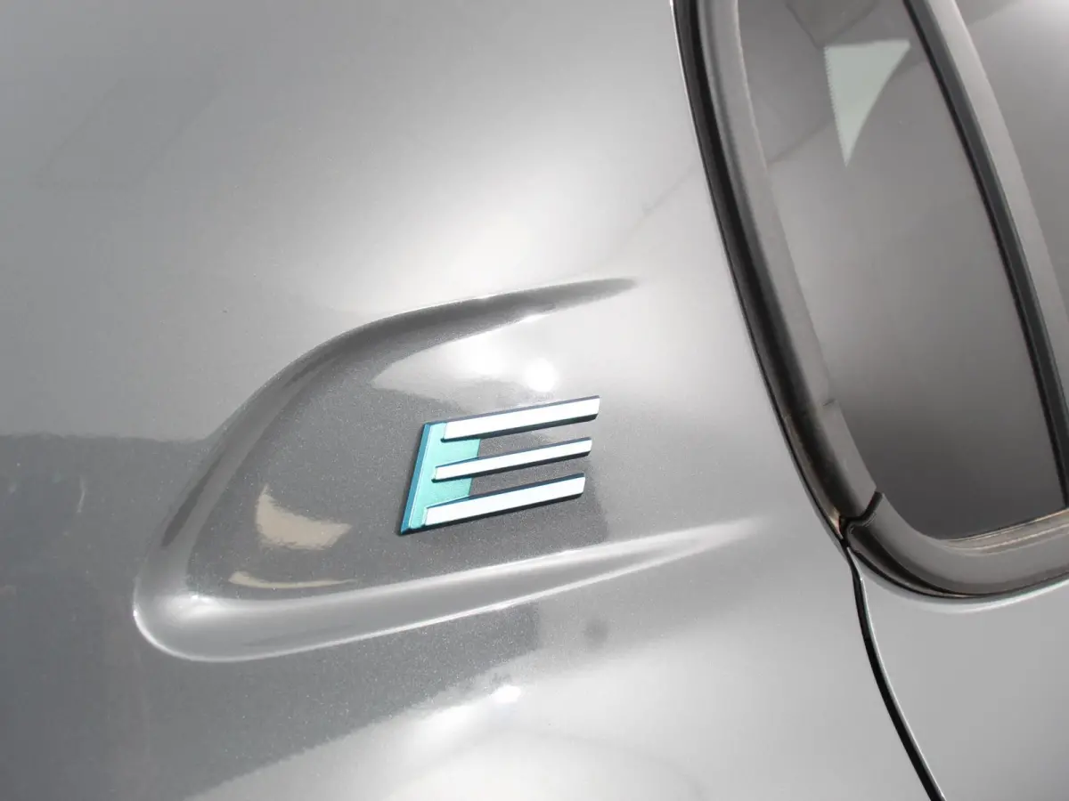 EV Allure 50 kWh Warmtepomp Navigatie Apple Carplay Android Auto Parkeerhulp Cruise Control Full Led Climate Control Lichtmetalen velgen