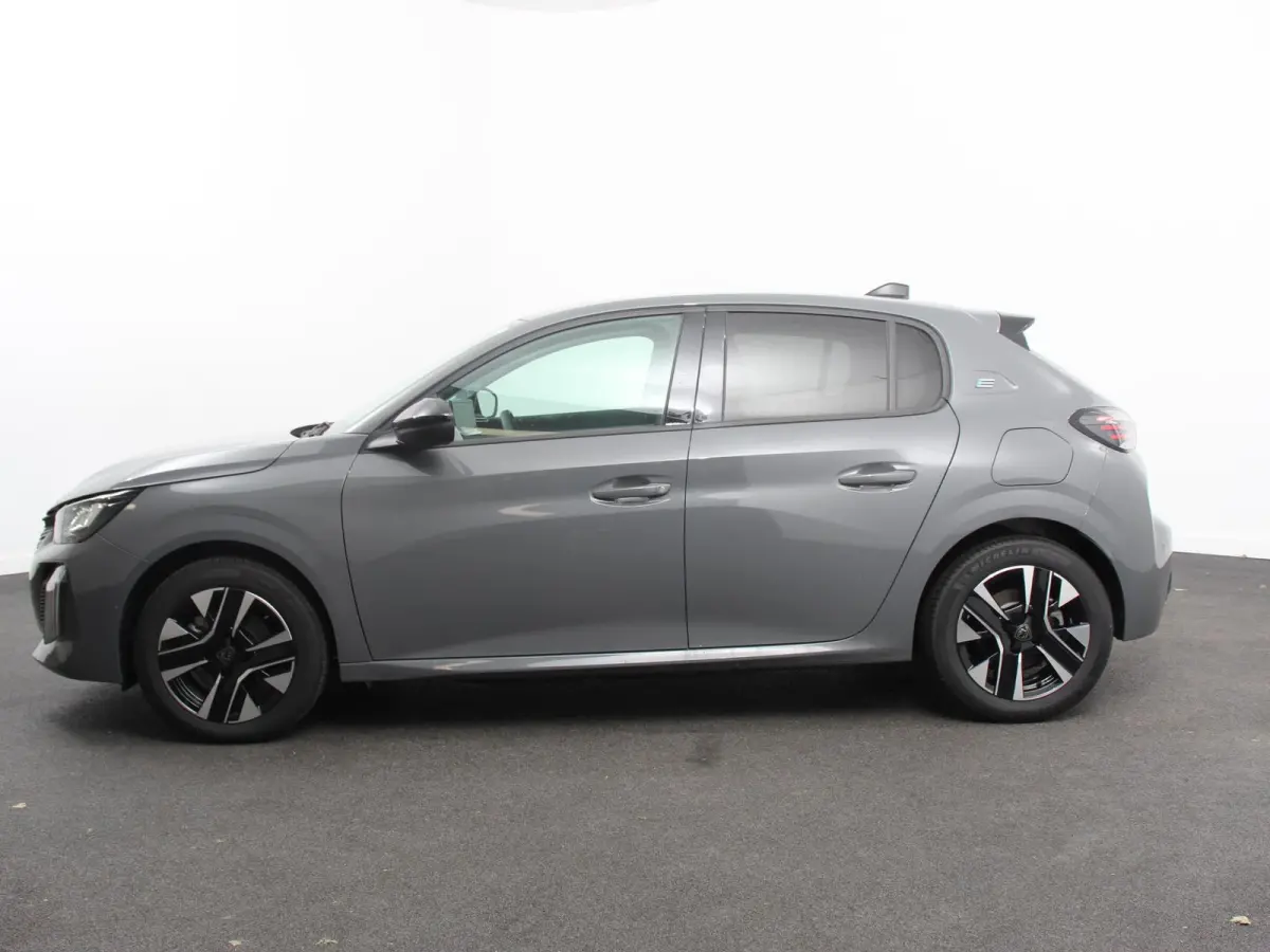 EV Allure 50 kWh Warmtepomp Navigatie Apple Carplay Android Auto Parkeerhulp Cruise Control Full Led Climate Control Lichtmetalen velgen