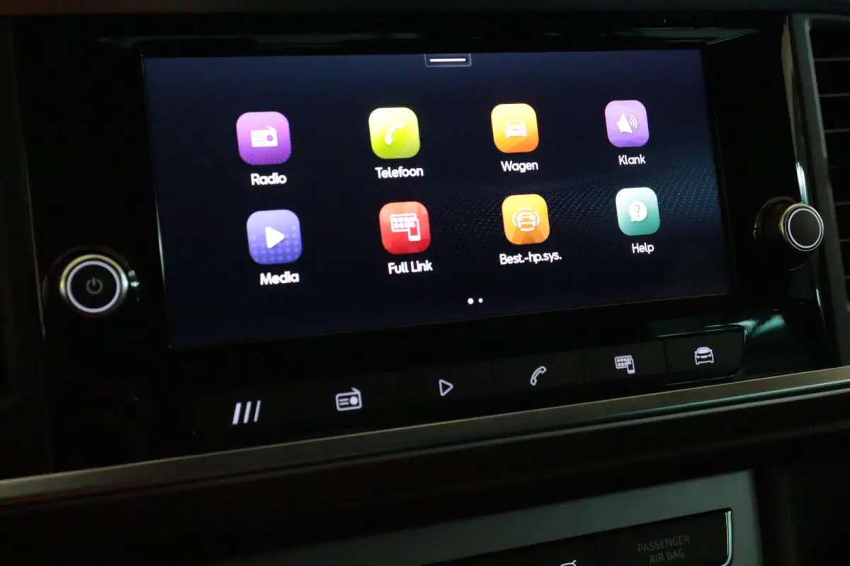 1.5 TSI FR Business Intense automaat | NAVI / APPCONNECT | CAMERA + PDC | CRUISE | STUUR / STOELVERW | ELEKTR KLEP |