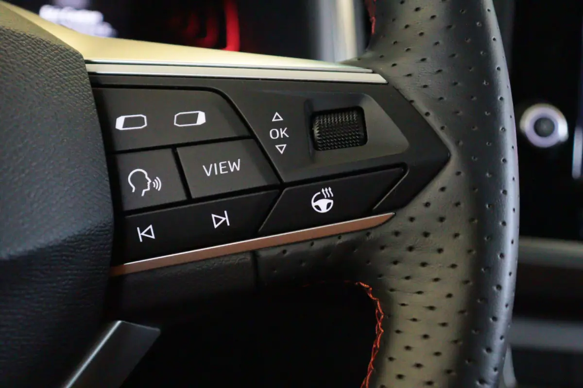 1.5 TSI FR Business Intense automaat | NAVI / APPCONNECT | CAMERA + PDC | CRUISE | STUUR / STOELVERW | ELEKTR KLEP |