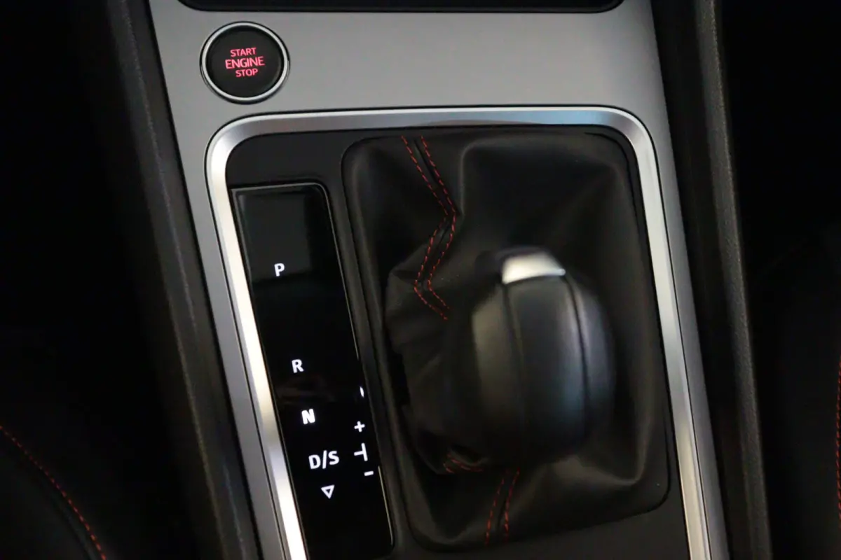 1.5 TSI FR Business Intense automaat | NAVI / APPCONNECT | CAMERA + PDC | CRUISE | STUUR / STOELVERW | ELEKTR KLEP |