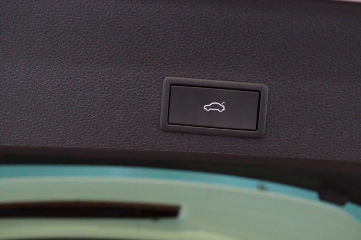 1.5 TSI FR Business Intense automaat | NAVI / APPCONNECT | CAMERA + PDC | CRUISE | STUUR / STOELVERW | ELEKTR KLEP |